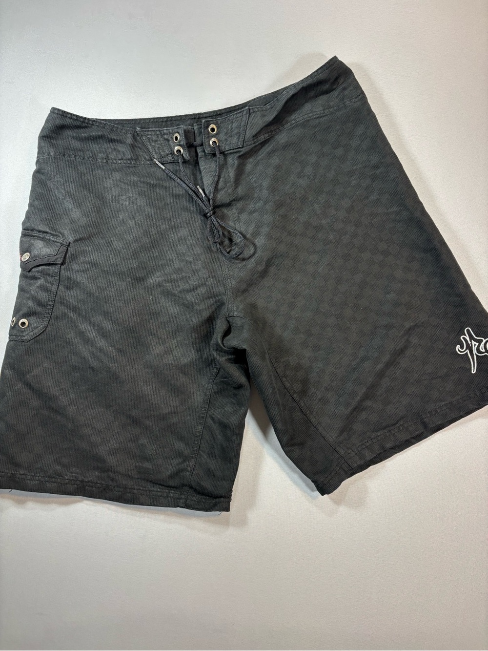 Reef Men’s Black Checkered Corduroy Board Shorts Size 36